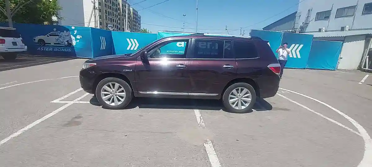 Toyota Highlander 2011 года за 10 500 000 тг. в Алматы