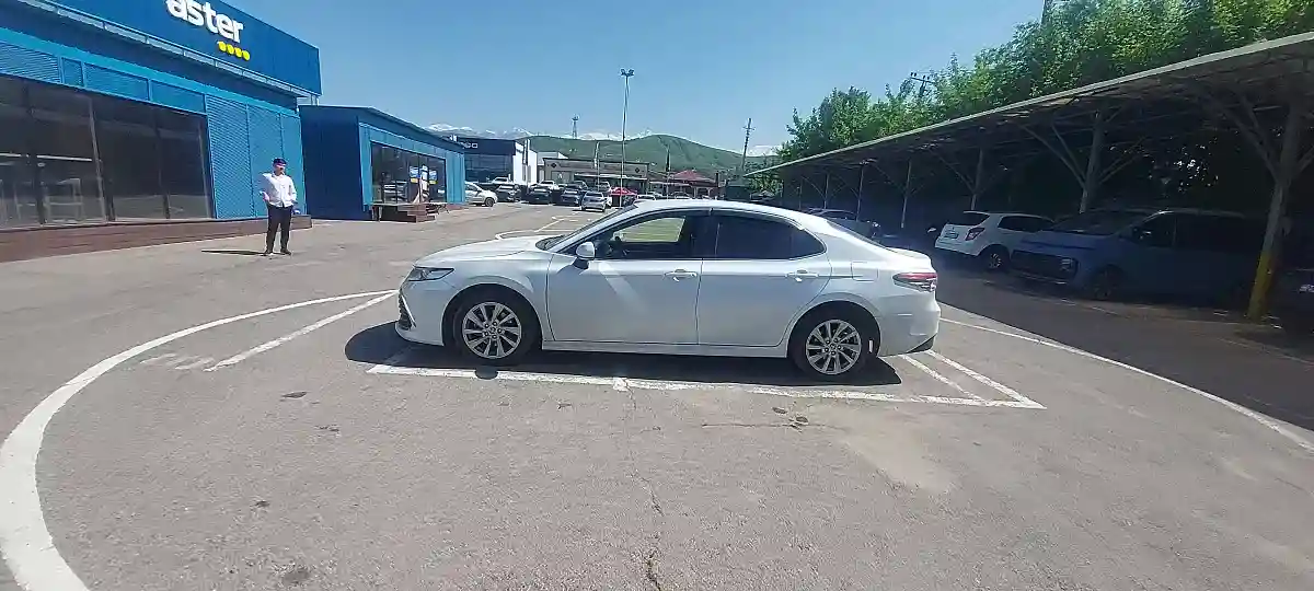 Toyota Camry 2023 года за 15 000 000 тг. в Алматы