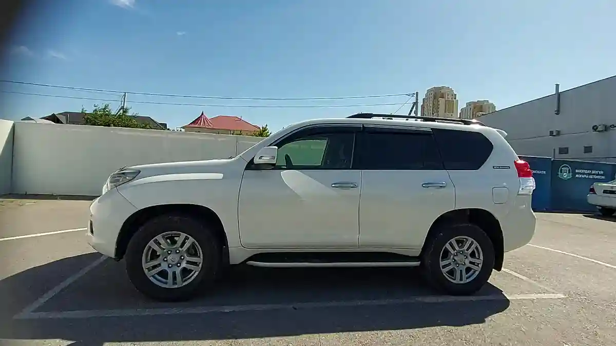 Toyota Land Cruiser Prado 2011 года за 16 800 000 тг. в Шымкент