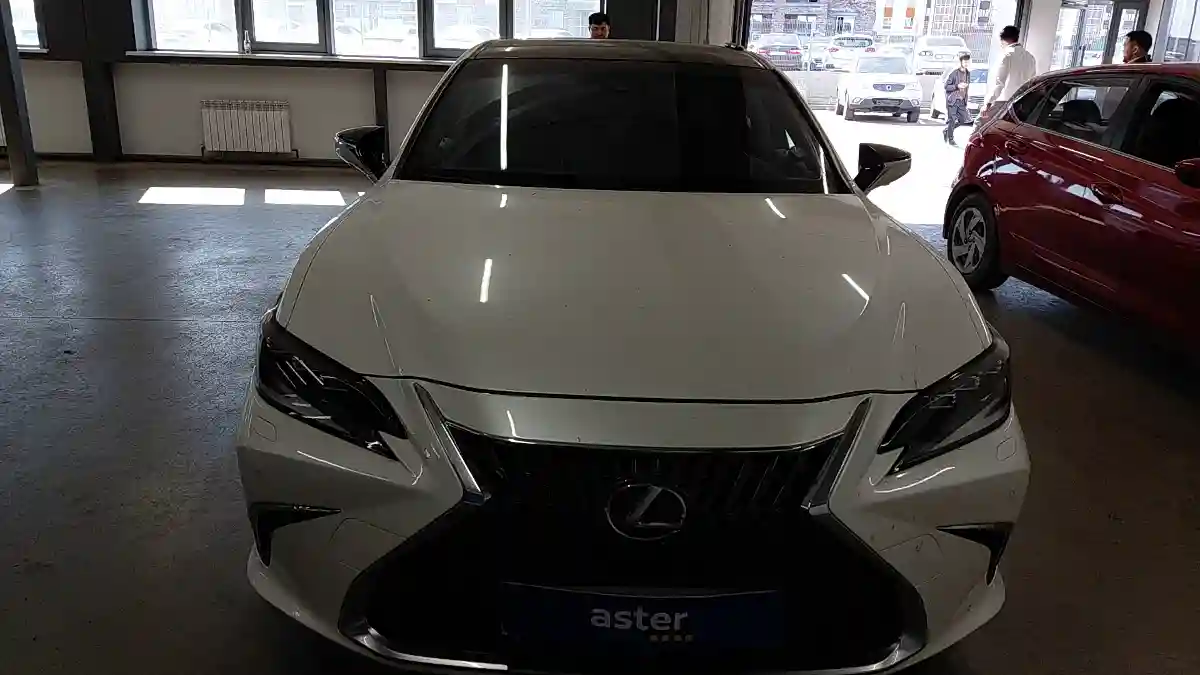 Lexus ES 2022 года за 25 500 000 тг. в Астана