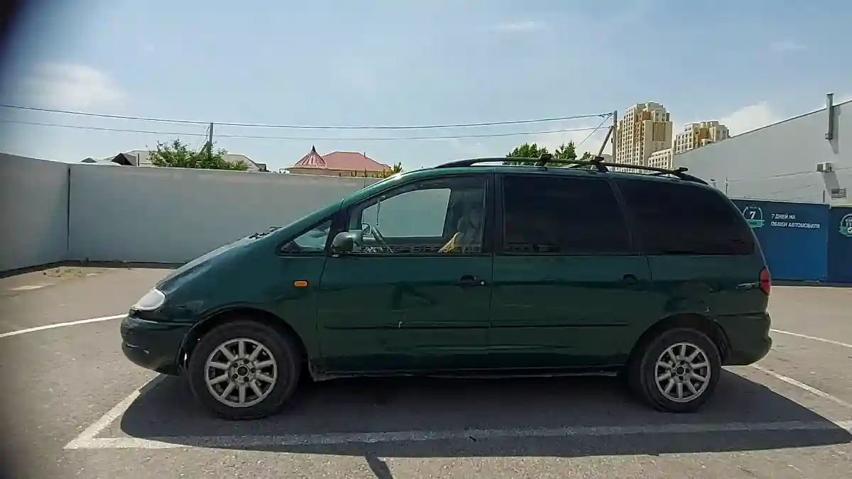 Volkswagen Sharan 1997 года за 600 000 тг. в Шымкент