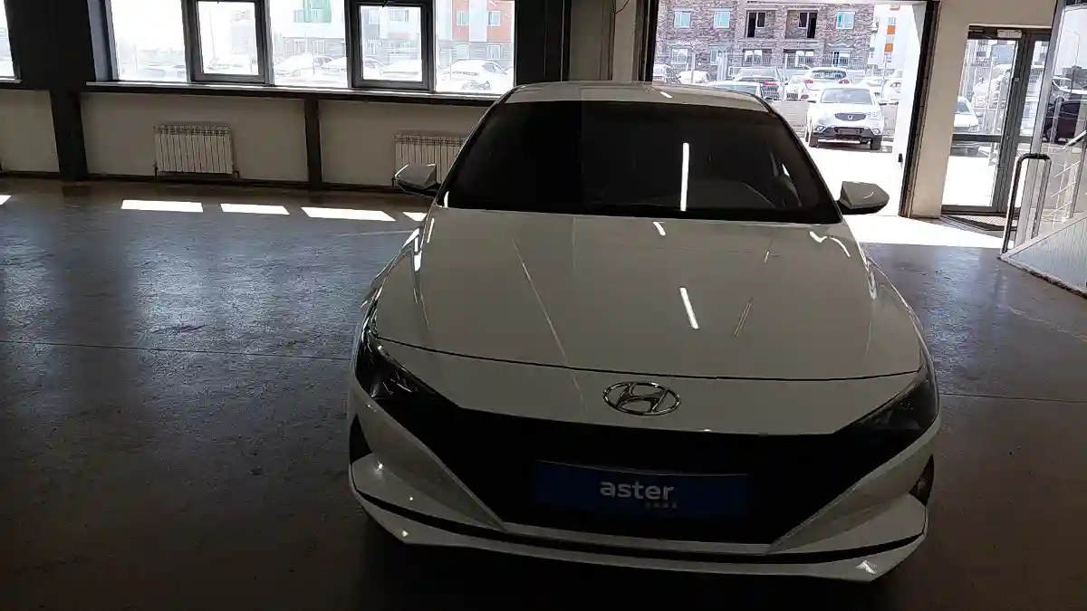 Hyundai Elantra 2021 года за 8 200 000 тг. в Астана