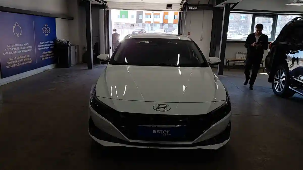 Hyundai Elantra 2023 года за 10 000 000 тг. в Астана