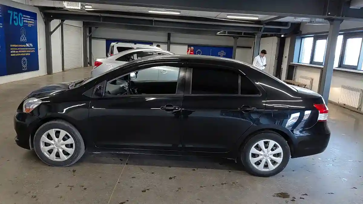 Toyota Yaris 2010 года за 4 500 000 тг. в Астана