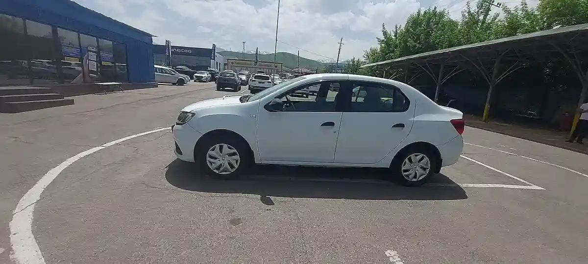 Renault Logan 2015 года за 3 500 000 тг. в Алматы