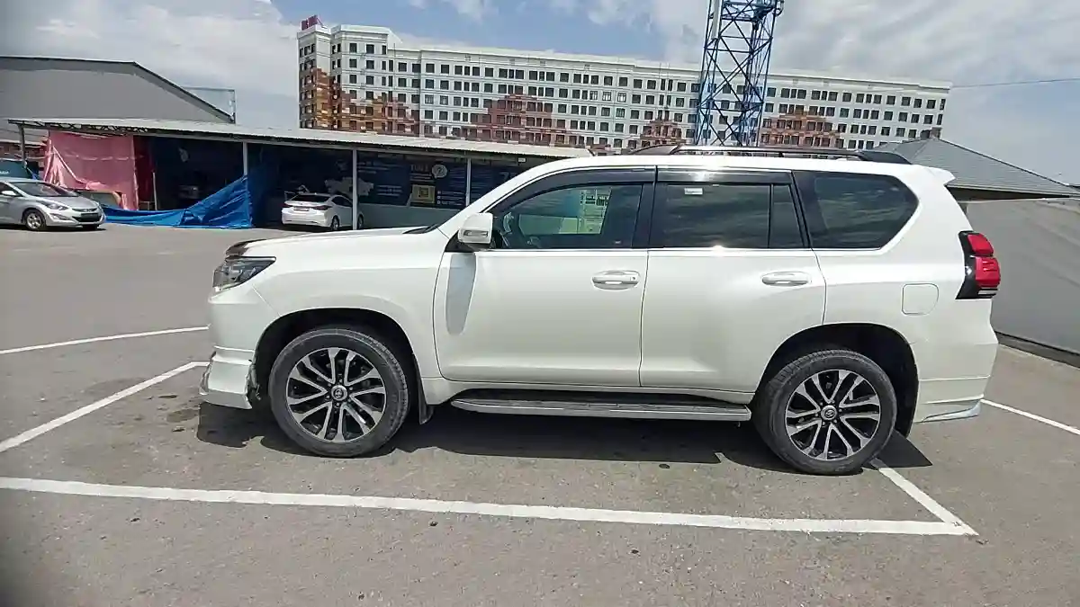 Toyota Land Cruiser Prado 2019 года за 20 000 000 тг. в Шымкент