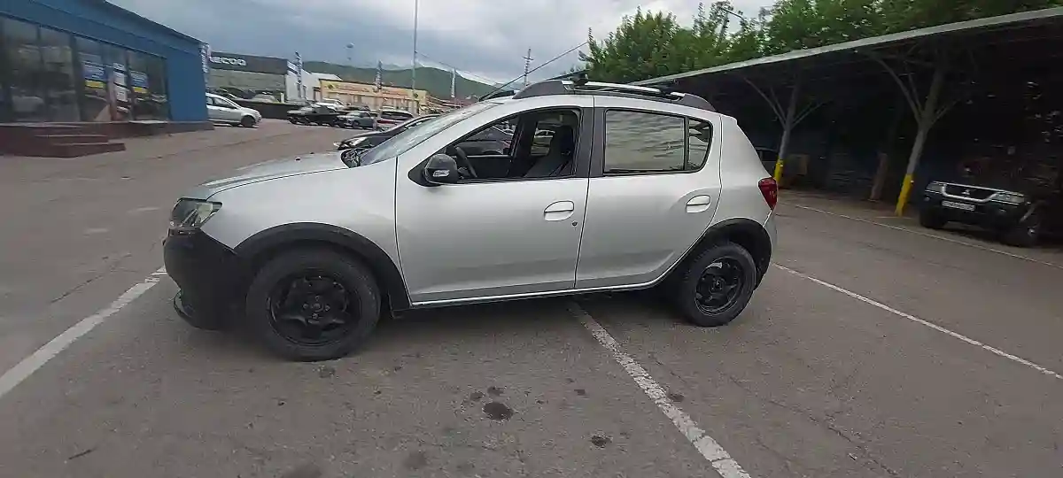 Renault Sandero 2016 года за 2 700 000 тг. в Алматы
