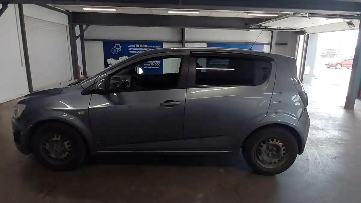 Chevrolet Aveo 2013 года за 2 300 000 тг. в Астана