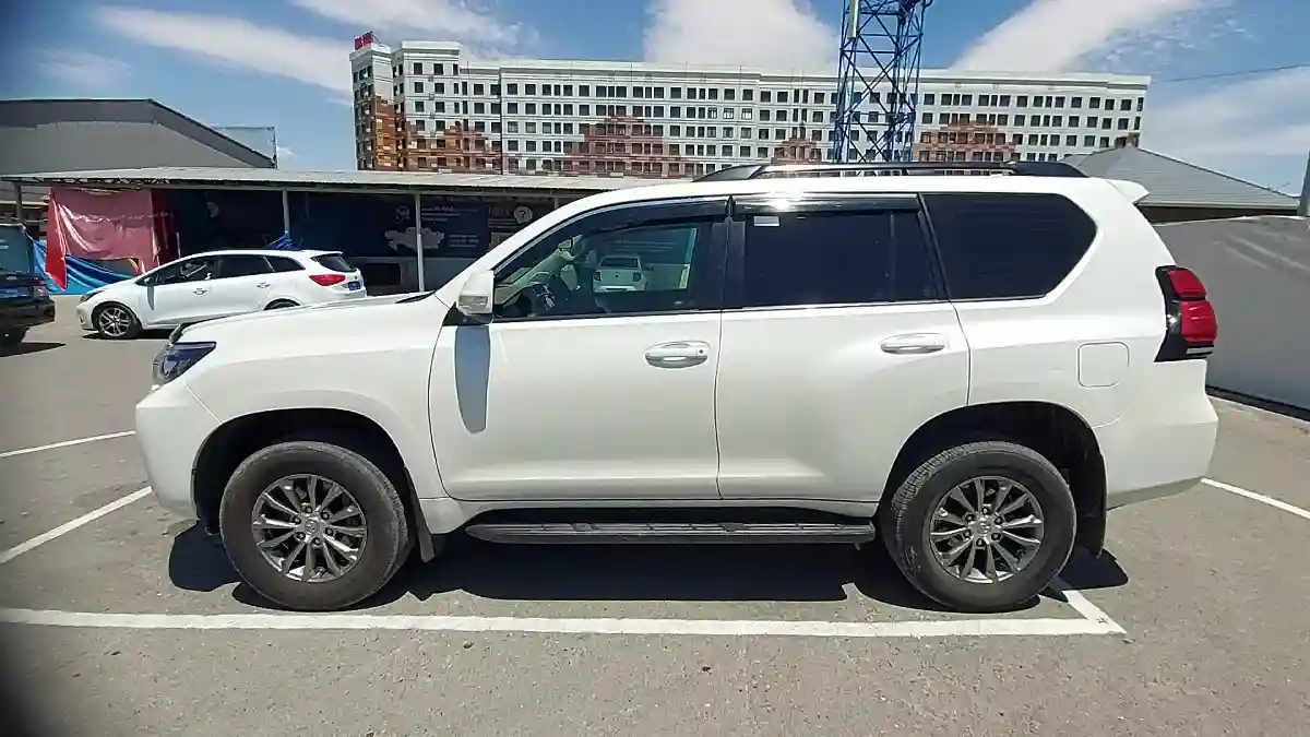 Toyota Land Cruiser Prado 2018 года за 19 500 000 тг. в Шымкент