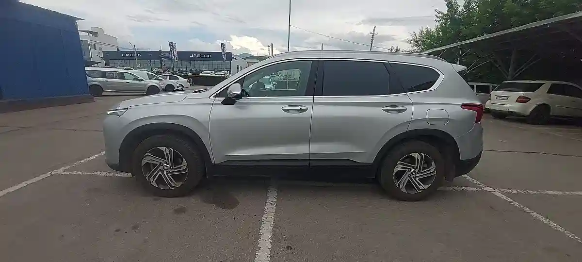 Hyundai Santa Fe 2022 года за 13 000 000 тг. в Алматы