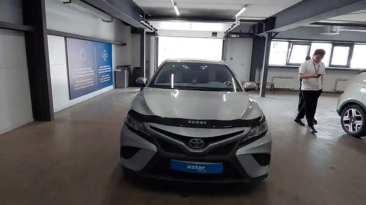 Toyota Camry 2020 года за 11 000 000 тг. в Астана