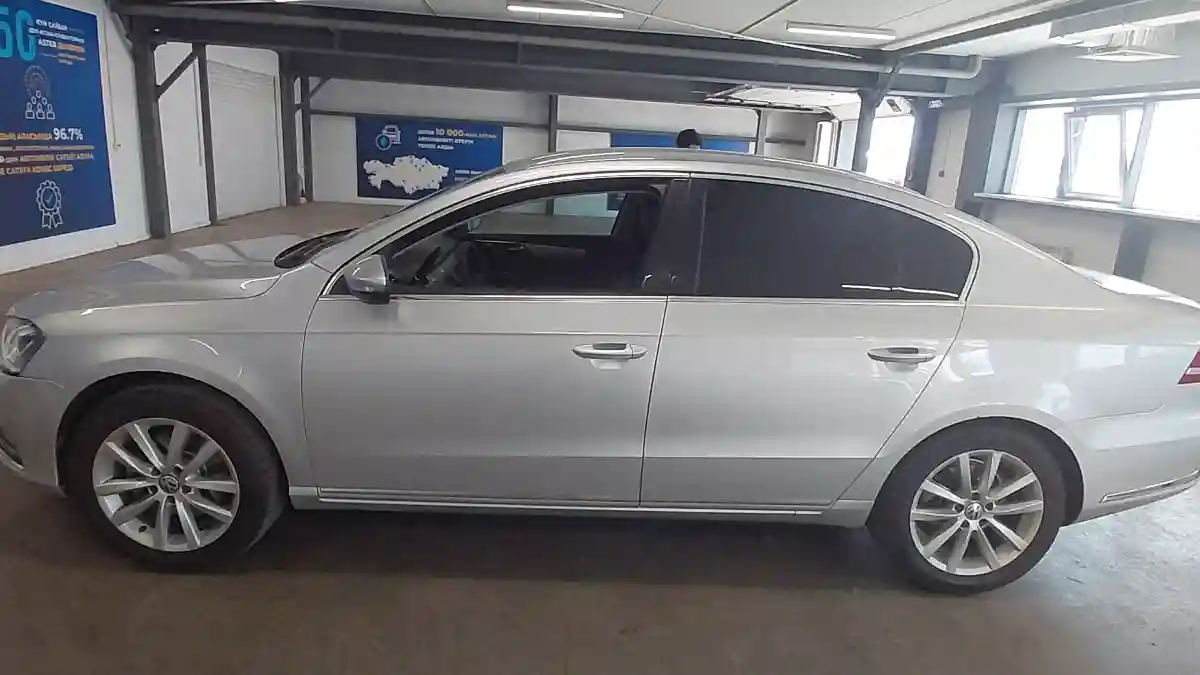 Volkswagen Passat 2014 года за 6 000 000 тг. в Астана