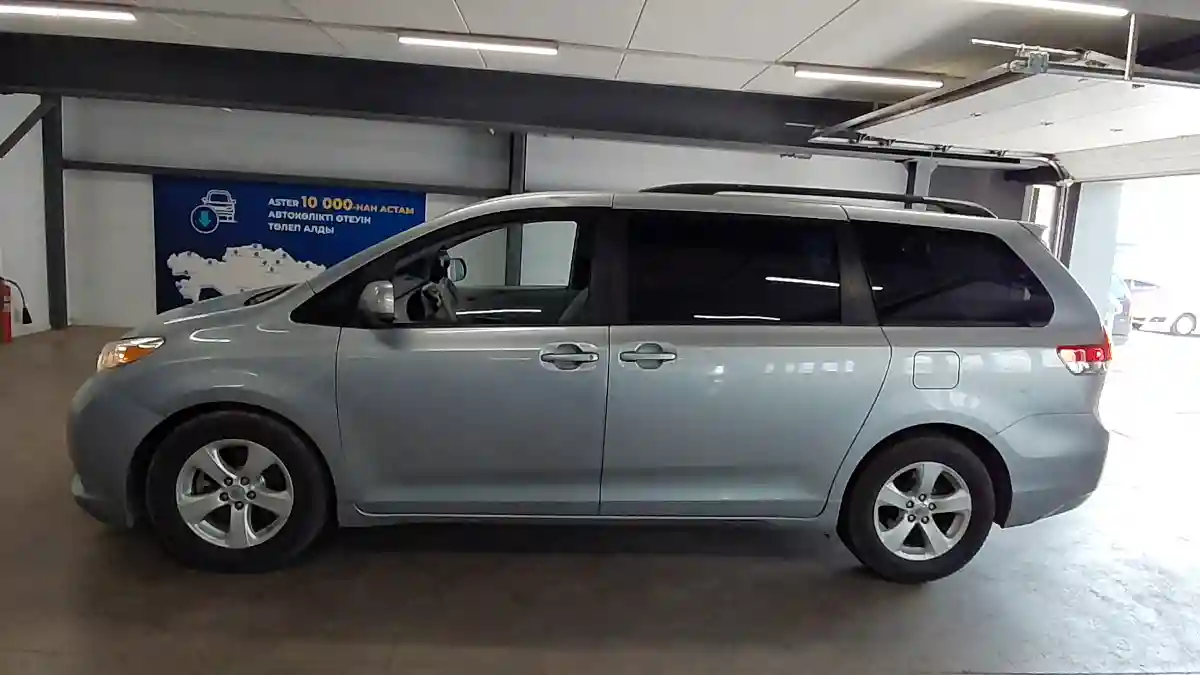 Toyota Sienna 2014 года за 12 500 000 тг. в Астана