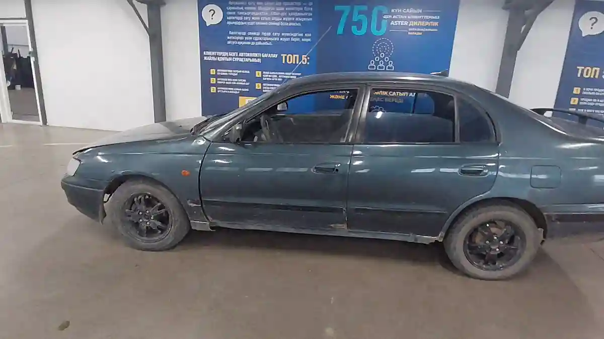 Toyota Carina 1997 года за 600 000 тг. в Астана