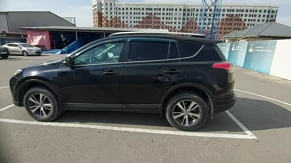 Toyota RAV4 2017 года за 11 000 000 тг. в Шымкент