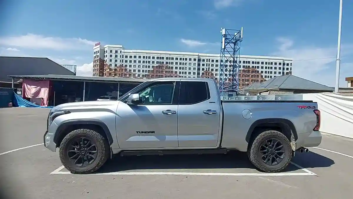 Toyota Tundra 2022 года за 40 000 000 тг. в Шымкент