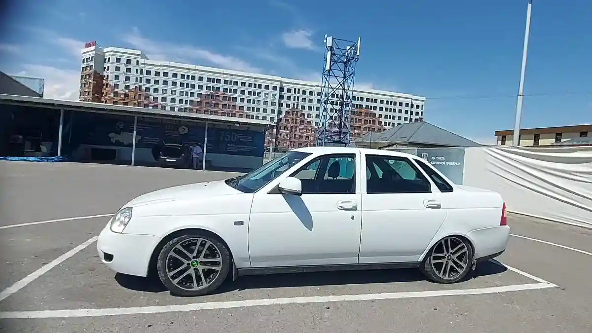 LADA (ВАЗ) Priora 2015 года за 2 500 000 тг. в Шымкент