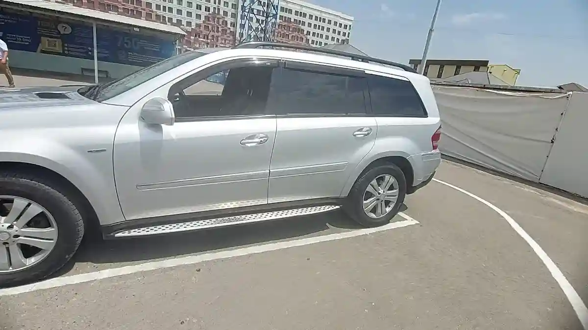 Mercedes-Benz GL-Класс 2009 года за 8 000 000 тг. в Шымкент