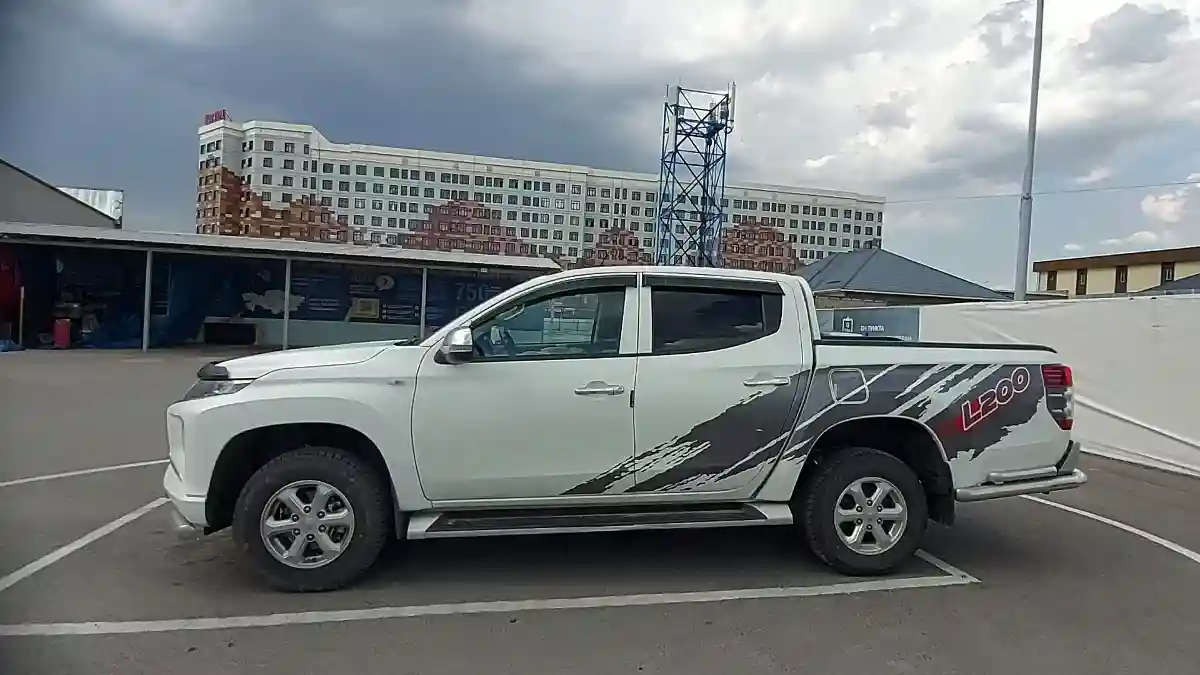 Mitsubishi L200 2022 года за 14 000 000 тг. в Шымкент