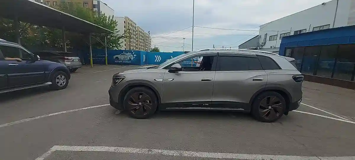 Volkswagen ID.6 2022 года за 9 000 000 тг. в Алматы