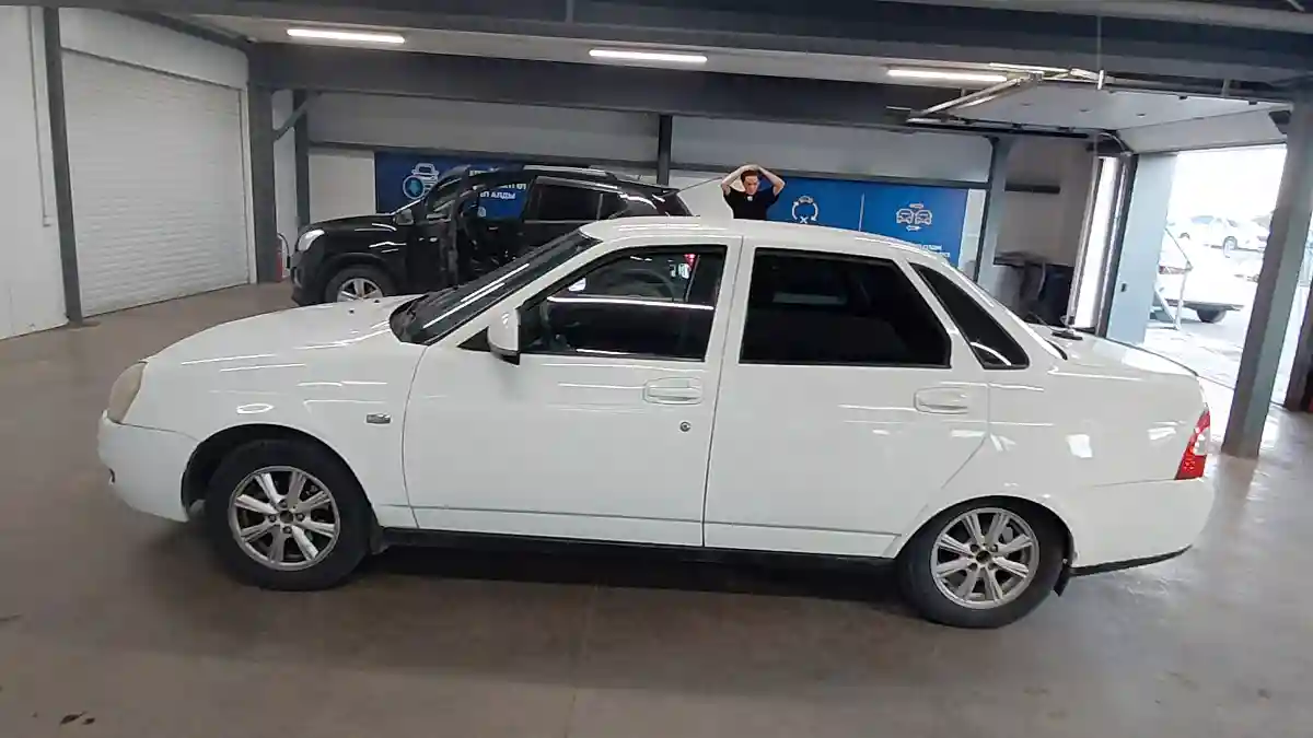 LADA (ВАЗ) Priora 2013 года за 2 000 000 тг. в Астана