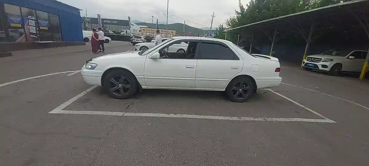 Toyota Camry 1998 года за 3 000 000 тг. в Алматы
