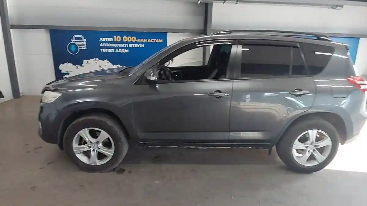 Toyota RAV4 2011 года за 7 000 000 тг. в Астана