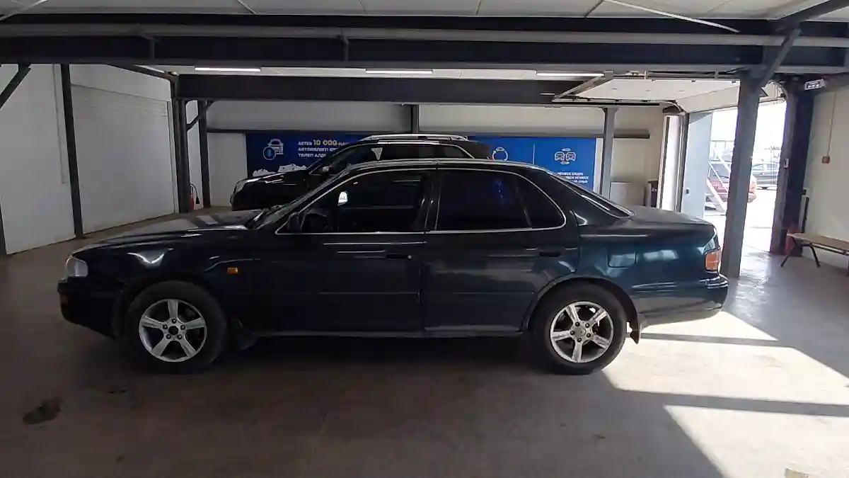 Toyota Camry 1995 года за 700 000 тг. в Астана