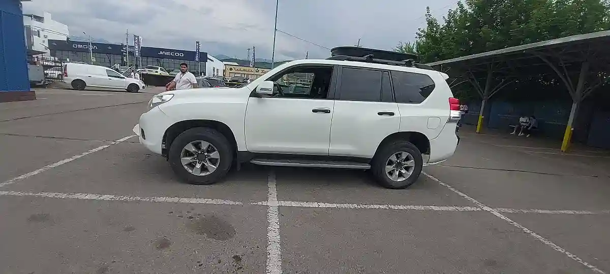 Toyota Land Cruiser Prado 2011 года за 10 000 000 тг. в Алматы
