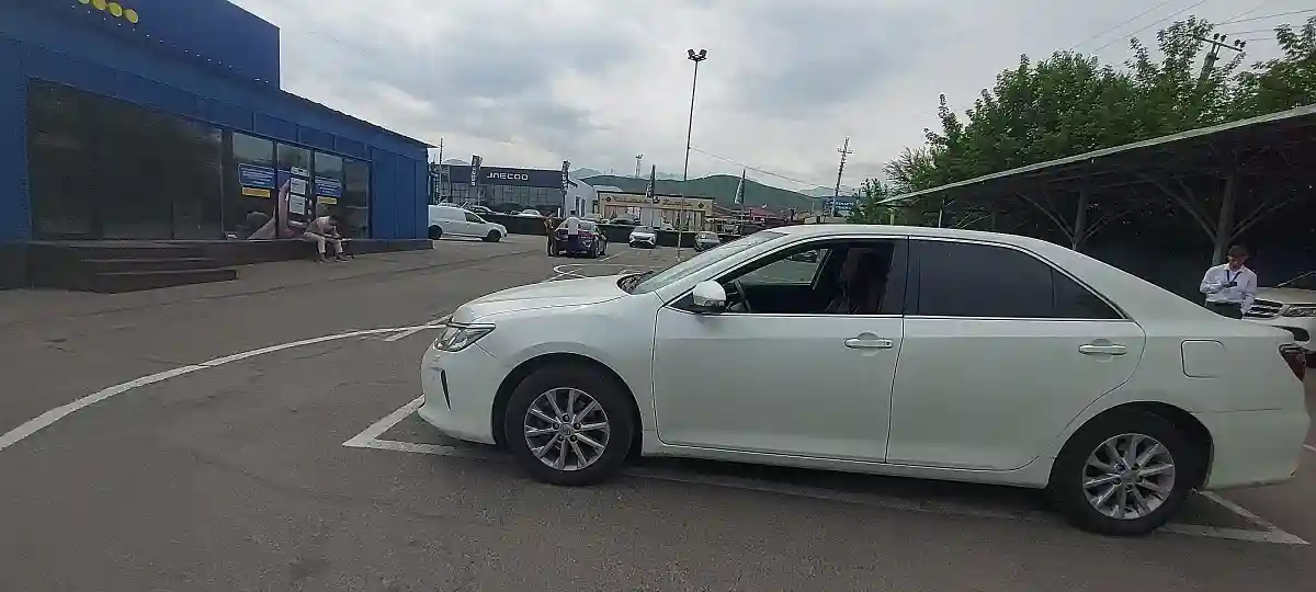 Toyota Camry 2016 года за 8 000 000 тг. в Алматы
