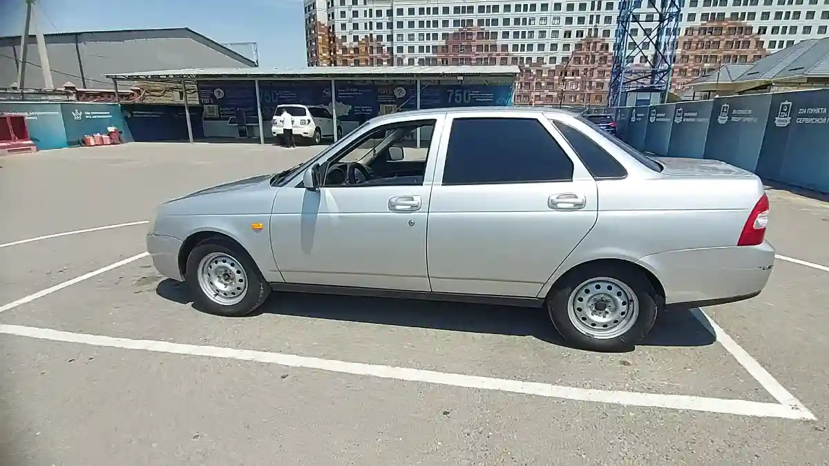 LADA (ВАЗ) Priora 2015 года за 2 000 000 тг. в Шымкент