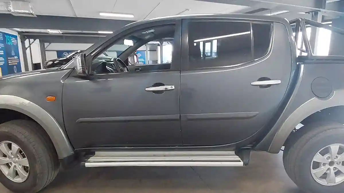 Mitsubishi L200 2007 года за 4 000 000 тг. в Астана