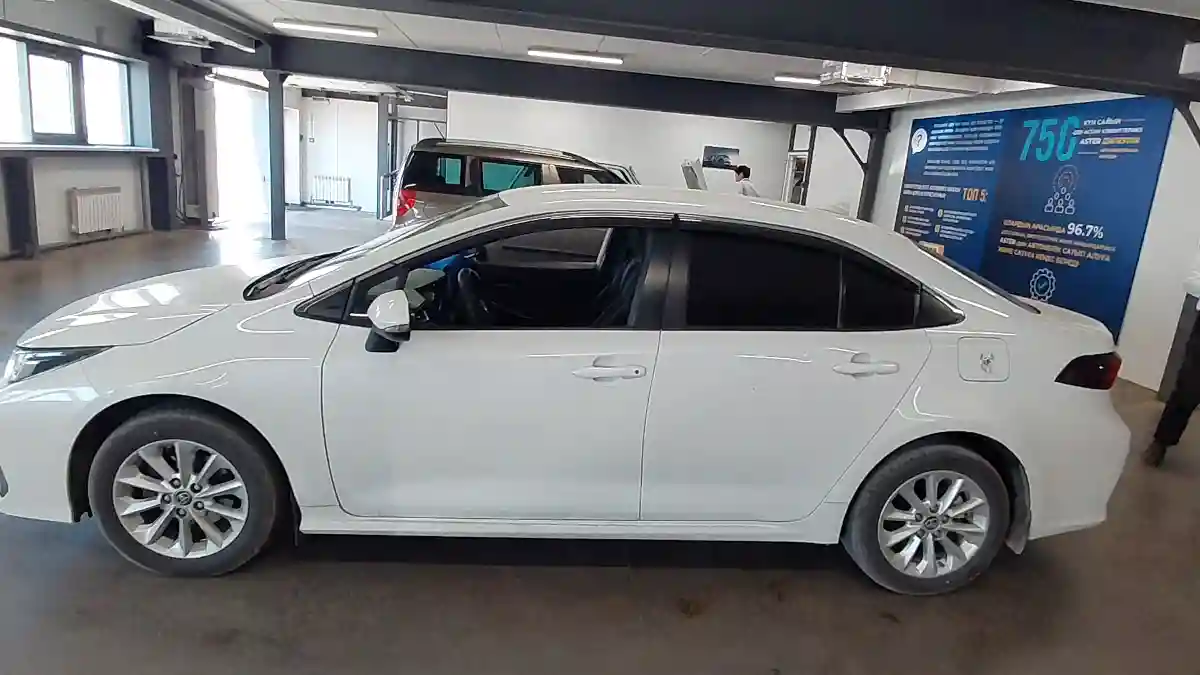 Toyota Corolla 2019 года за 9 000 000 тг. в Астана