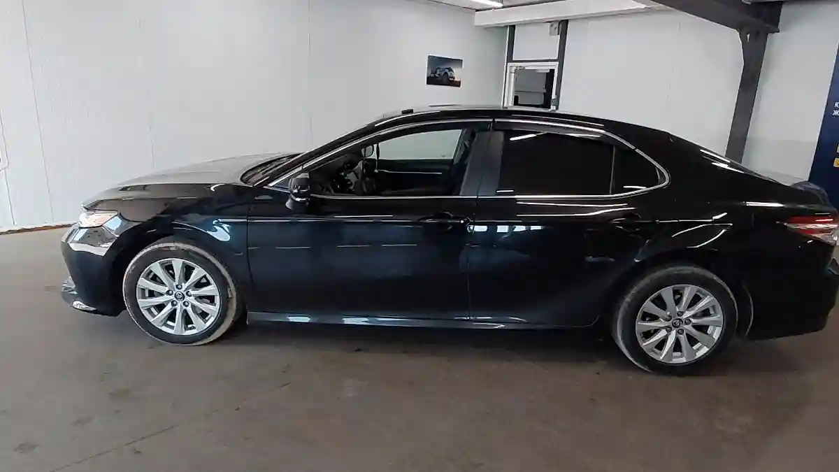 Toyota Camry 2017 года за 10 800 000 тг. в Астана