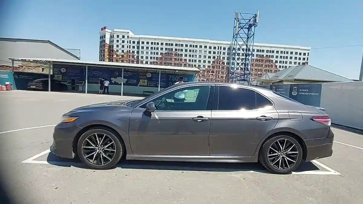 Toyota Camry 2018 года за 12 500 000 тг. в Шымкент