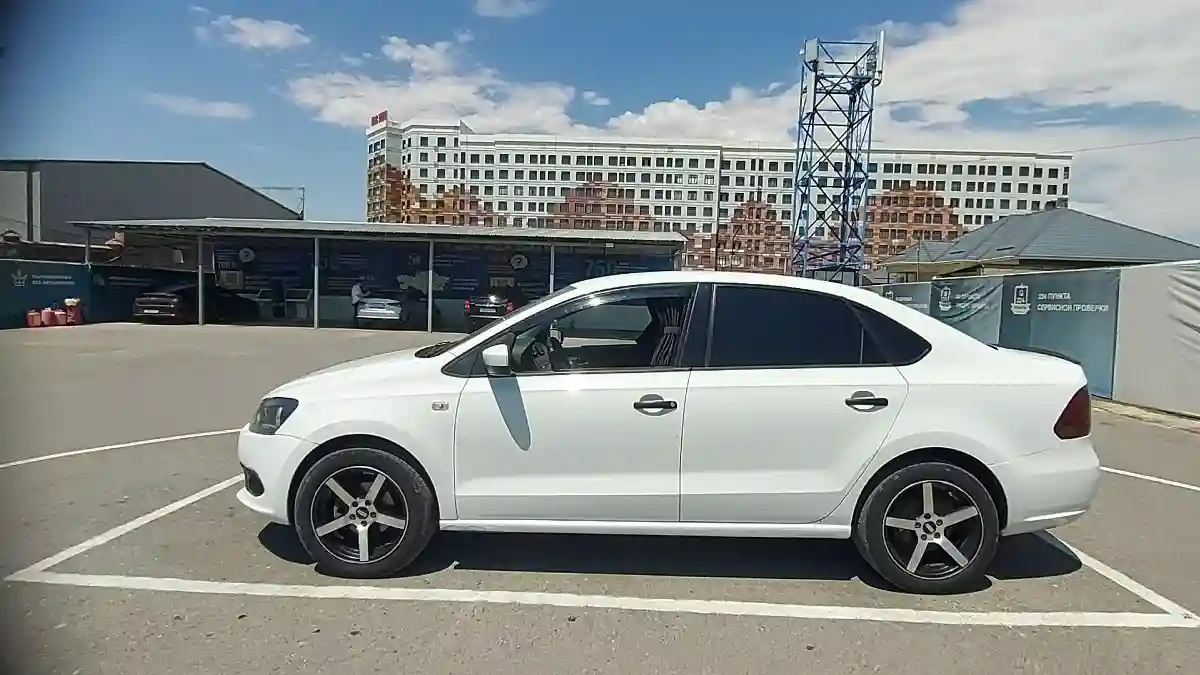 Volkswagen Polo 2015 года за 3 800 000 тг. в Шымкент
