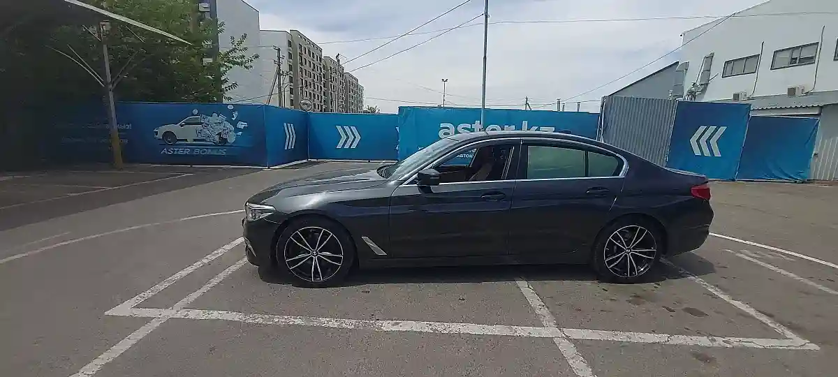 BMW 5 серии 2019 года за 18 300 000 тг. в Алматы