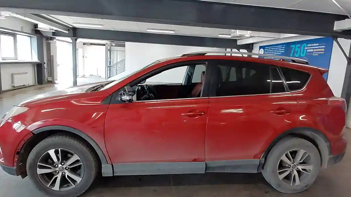 Toyota RAV4 2016 года за 6 000 000 тг. в Астана