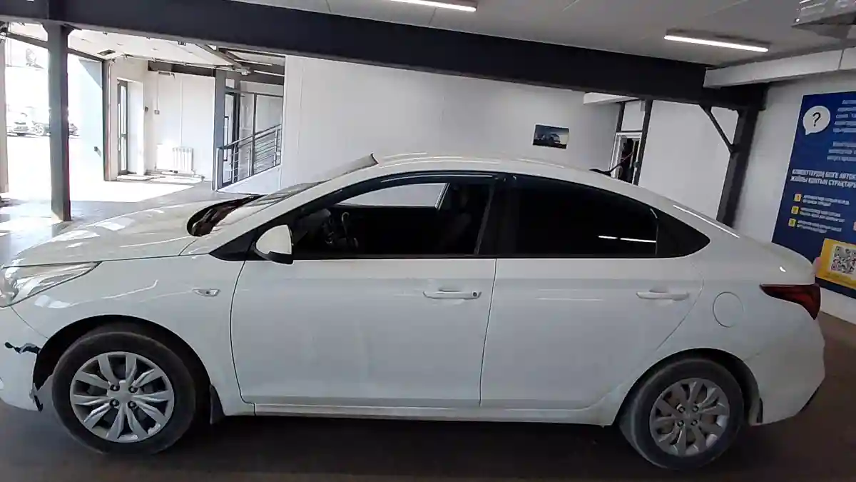Hyundai Accent 2017 года за 5 800 000 тг. в Астана