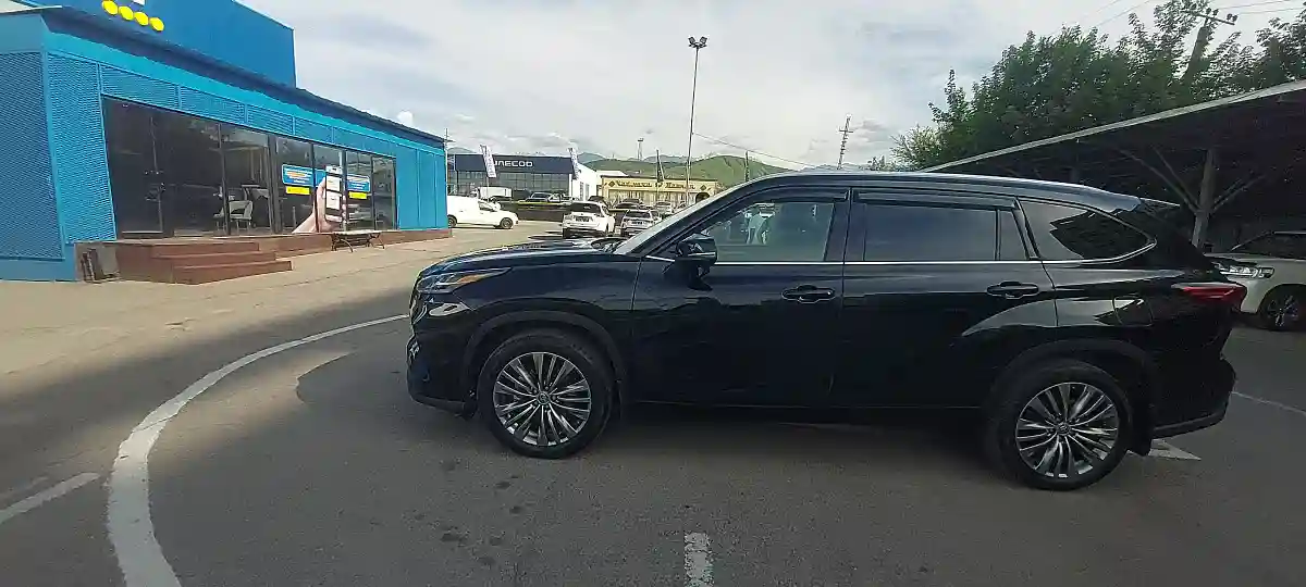 Toyota Highlander 2021 года за 23 500 000 тг. в Алматы