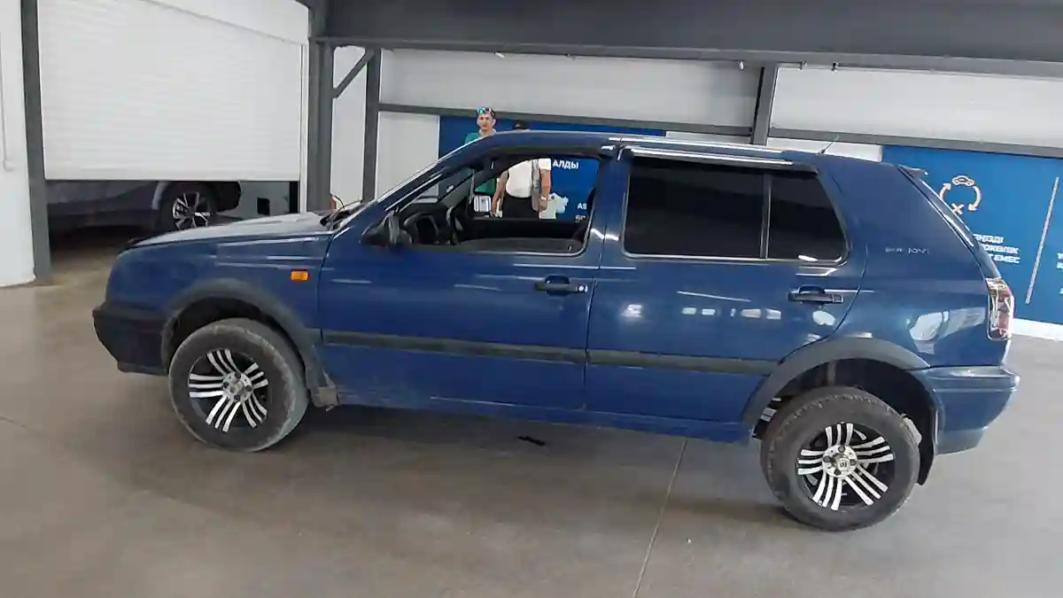 Volkswagen Golf 1996 года за 1 500 000 тг. в Астана