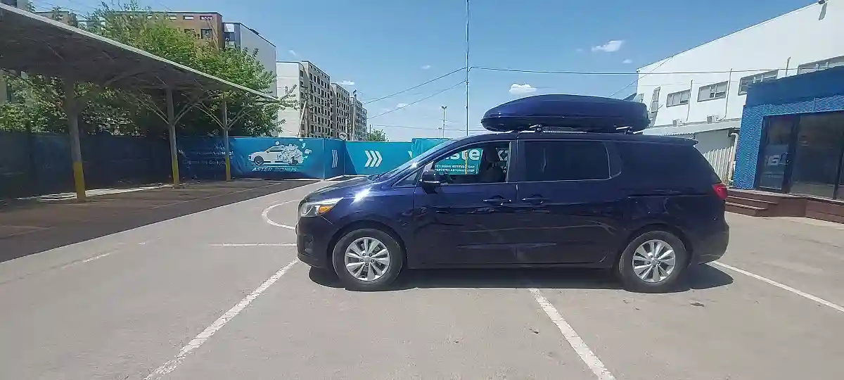 Kia Sedona 2017 года за 13 000 000 тг. в Алматы