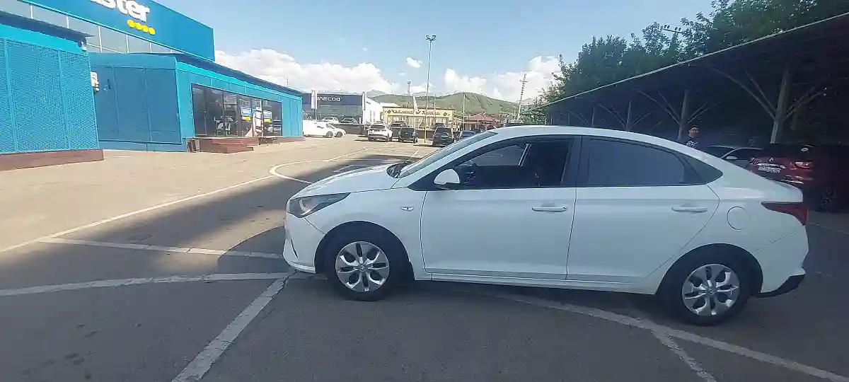 Hyundai Accent 2021 года за 5 900 000 тг. в Алматы
