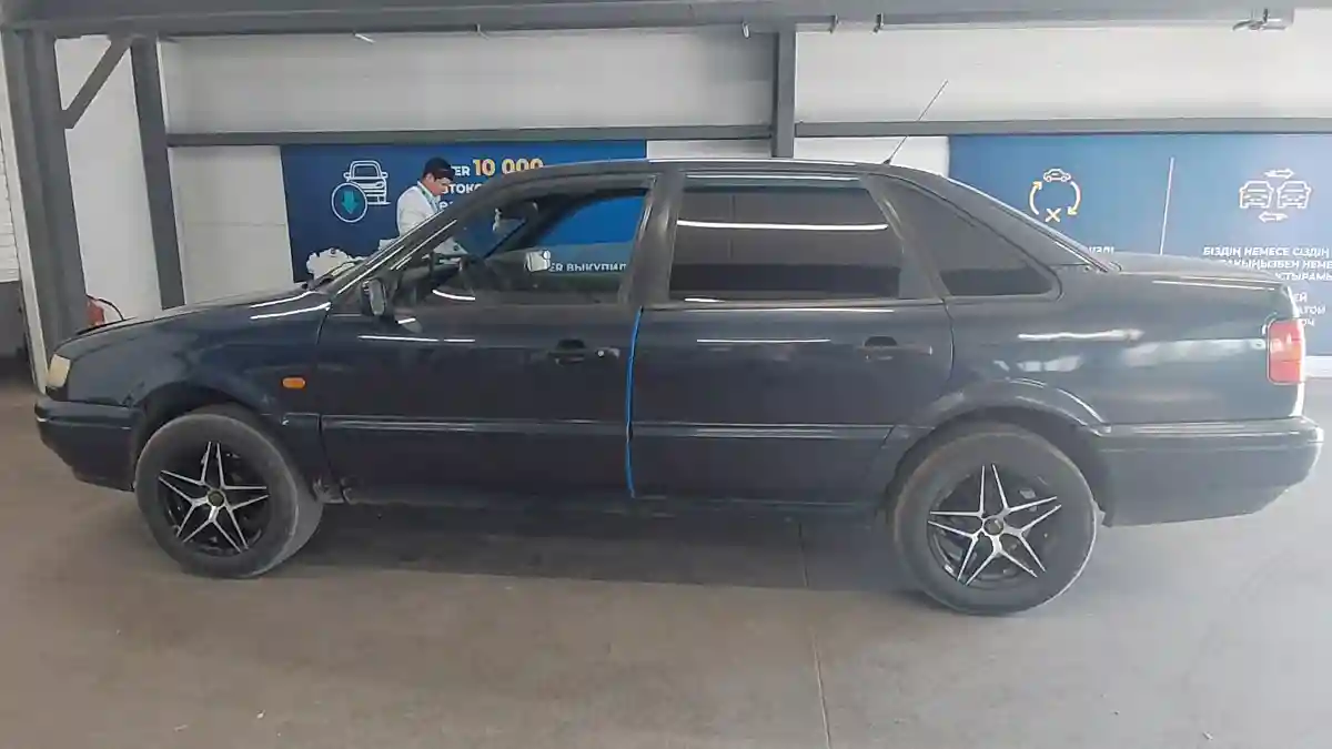 Volkswagen Passat 1994 года за 900 000 тг. в Астана