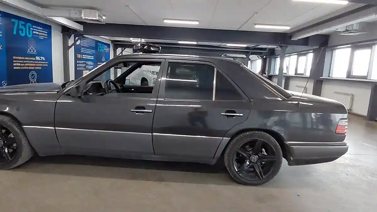Mercedes-Benz E-Класс 1994 года за 2 000 000 тг. в Астана