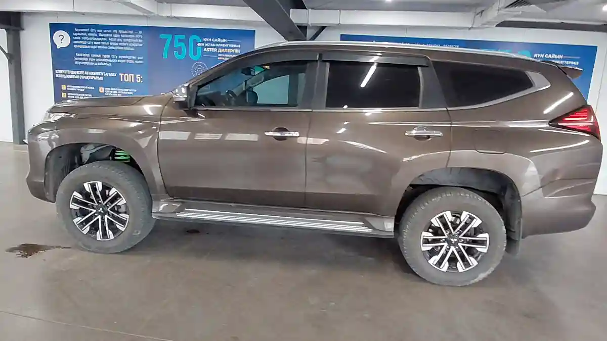 Mitsubishi Montero Sport 2020 года за 15 000 000 тг. в Астана