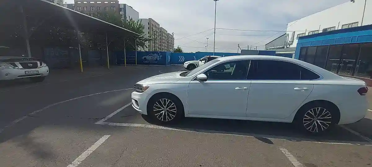 Volkswagen Passat 2020 года за 8 800 000 тг. в Алматы