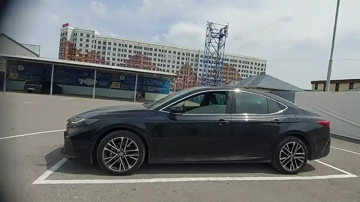 Toyota Camry 2025 года за 20 000 000 тг. в Шымкент