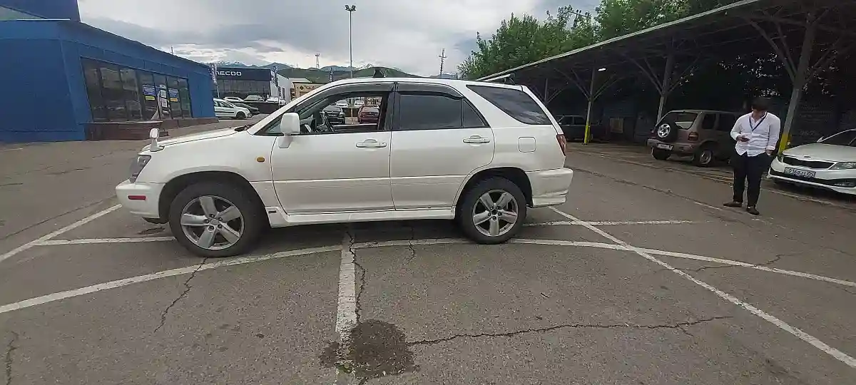 Toyota Harrier 1999 года за 4 500 000 тг. в Алматы