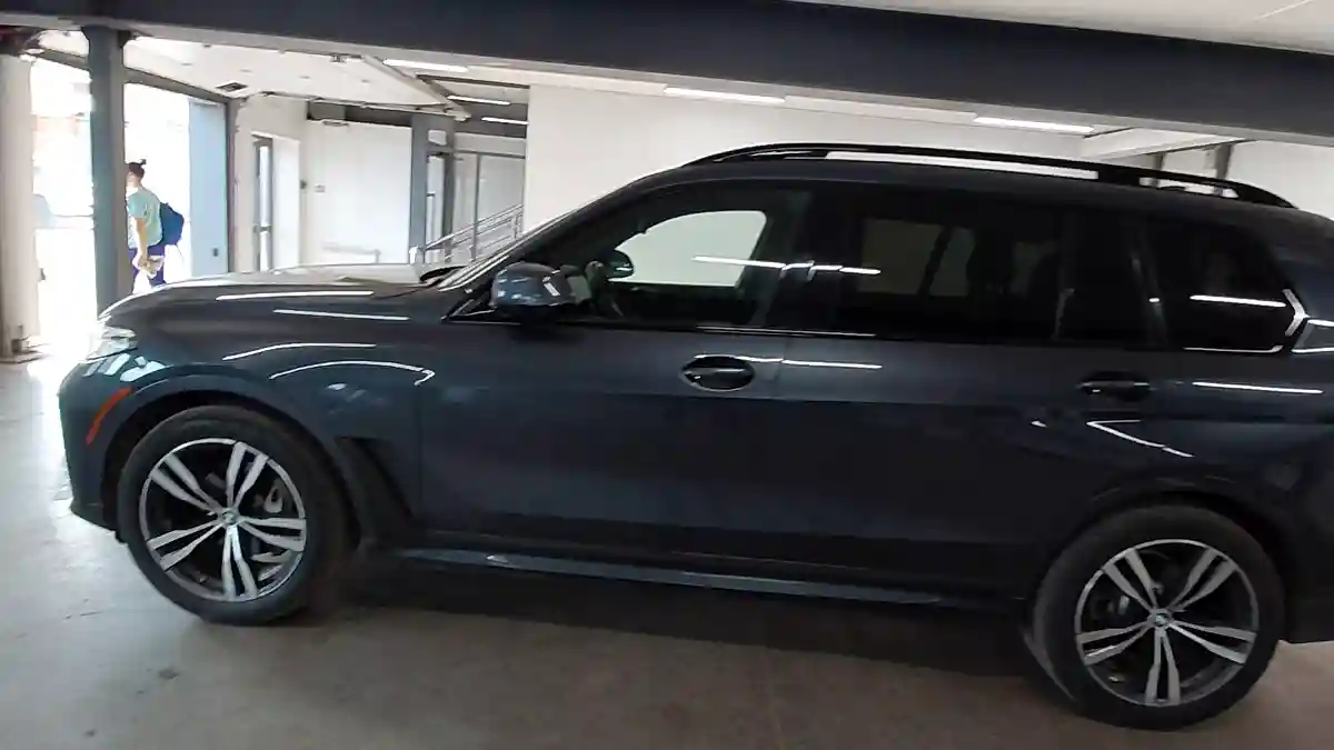BMW X7 2019 года за 35 000 000 тг. в Астана